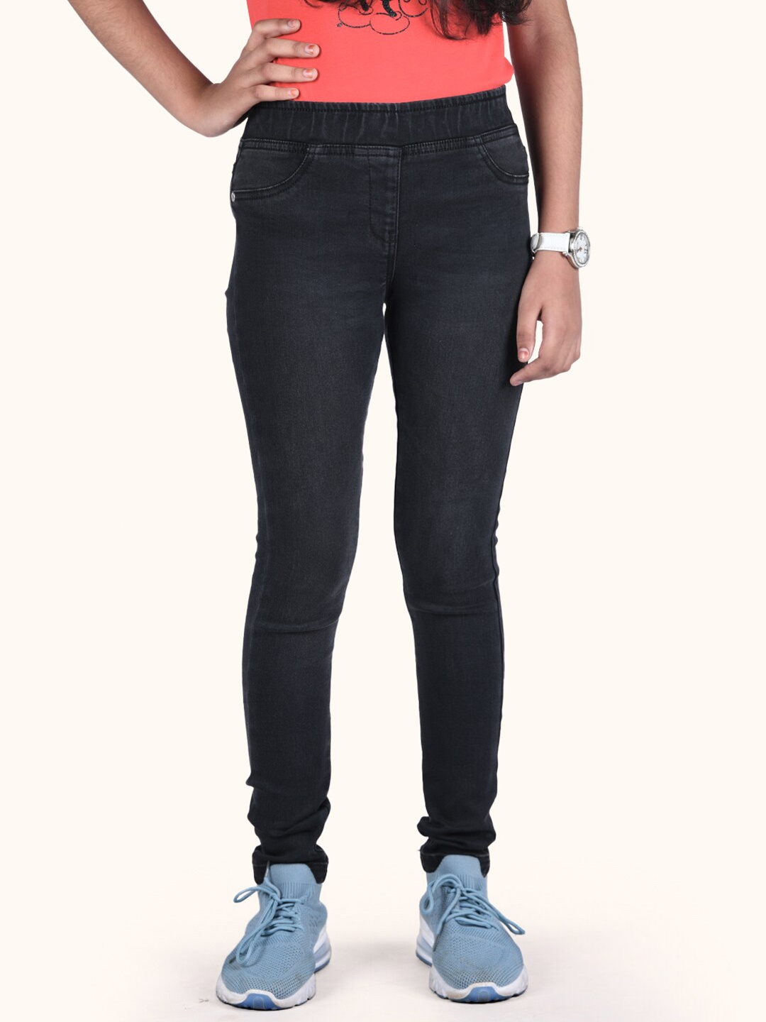 

Zalio Girls Black Solid Slim-Fit Denim Jeggings
