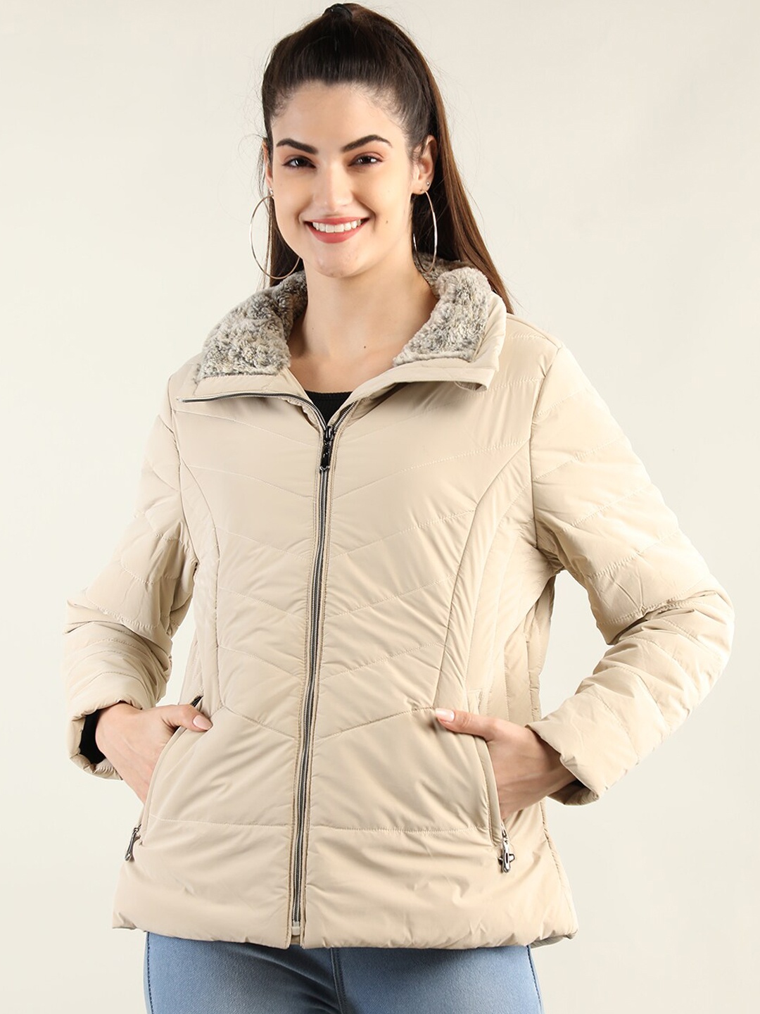 

LURE URBAN Women Beige Solid Polyester Long Sleeves Padded Jacket