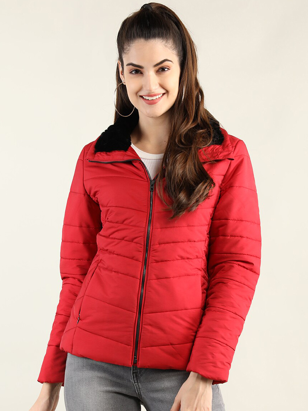 

LURE URBAN Women Red Solid Polyester Long Sleeves Padded Jacket