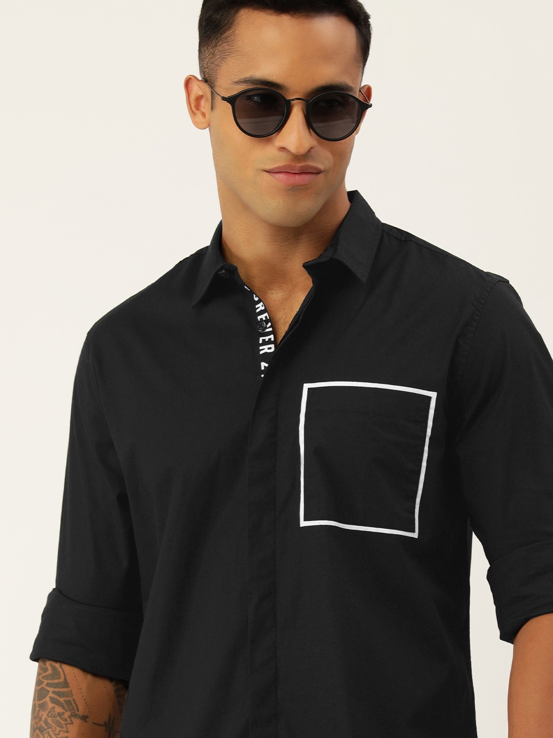 

FOREVER 21 Men Black Solid Casual Shirt