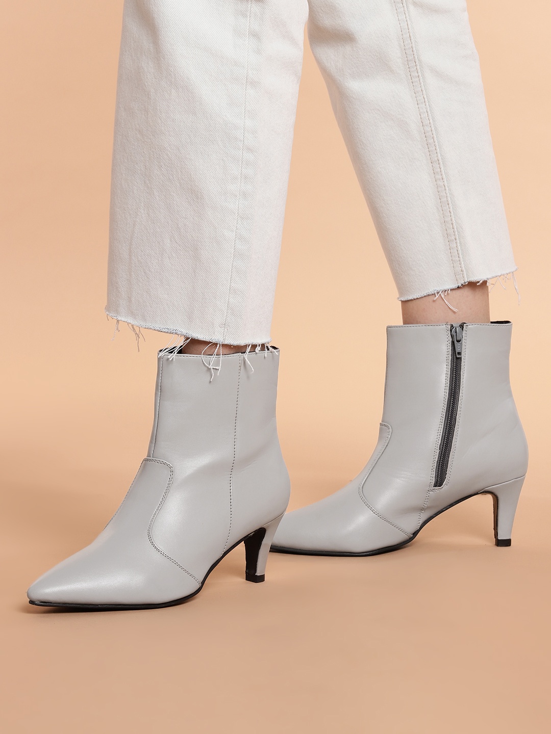 

DressBerry Women Grey Solid Mid-Top Slim Heeled Boots
