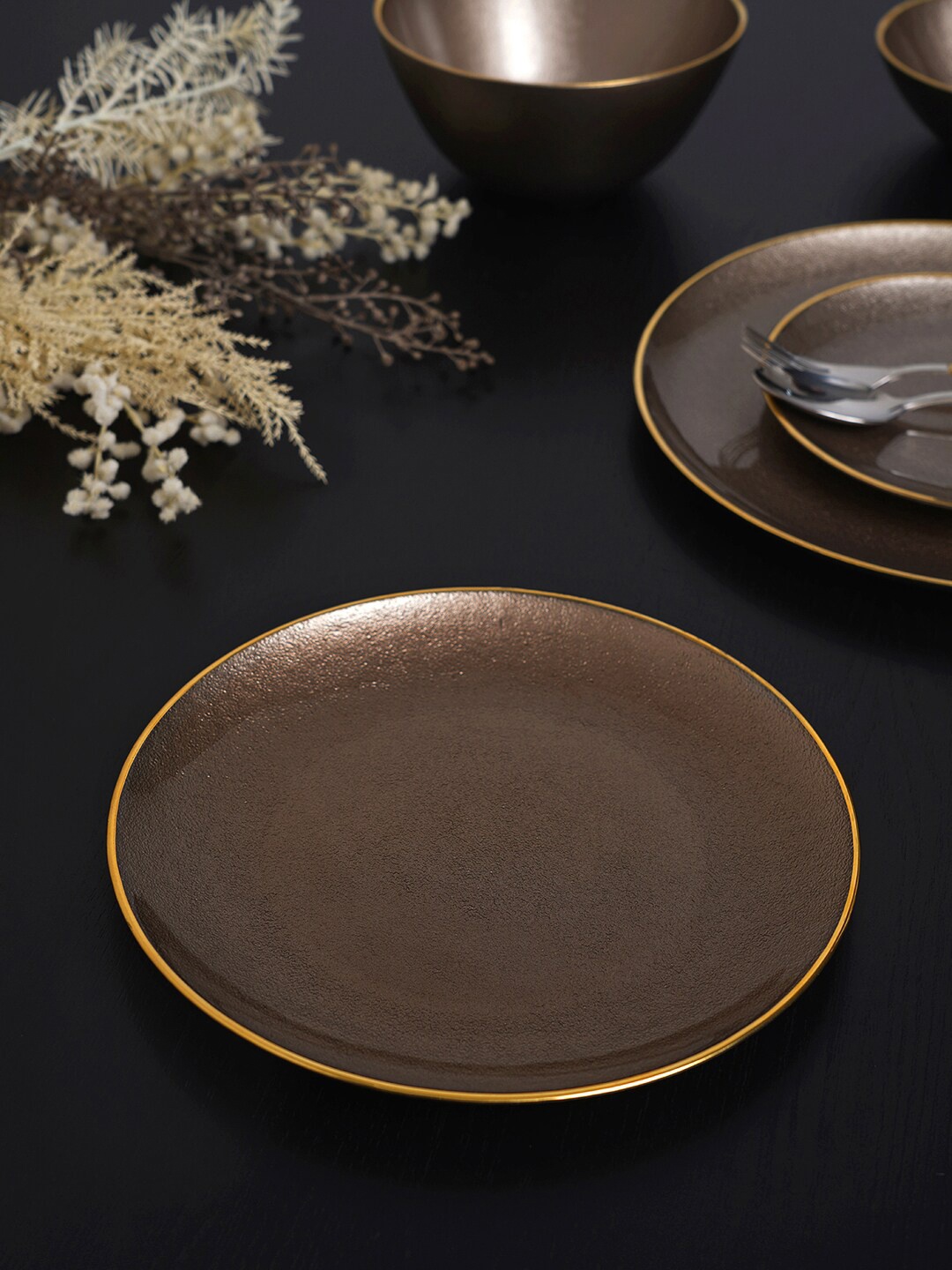 

Pure Home and Living Solid Glass Glossy Plate, Brown