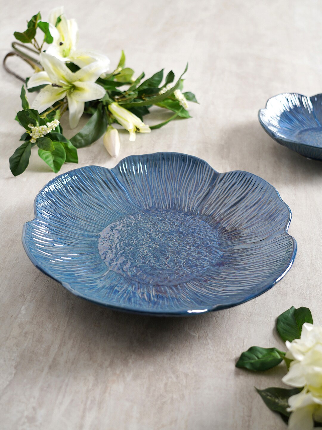 

Pure Home and Living Blue Solid Floral-Shaped Large Platter
