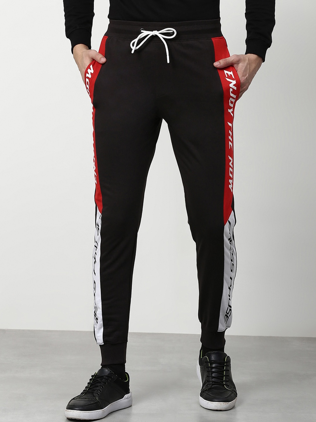 

abof Men Brown Printed Joggers Trousers