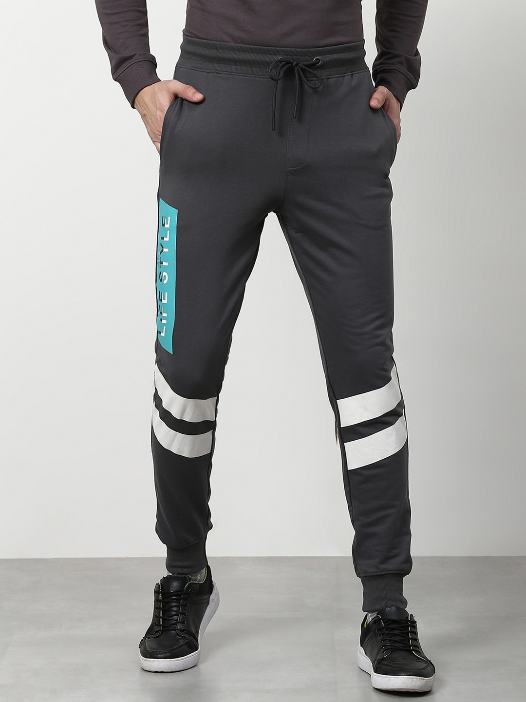 

abof Men Grey Colourblocked Joggers Trousers