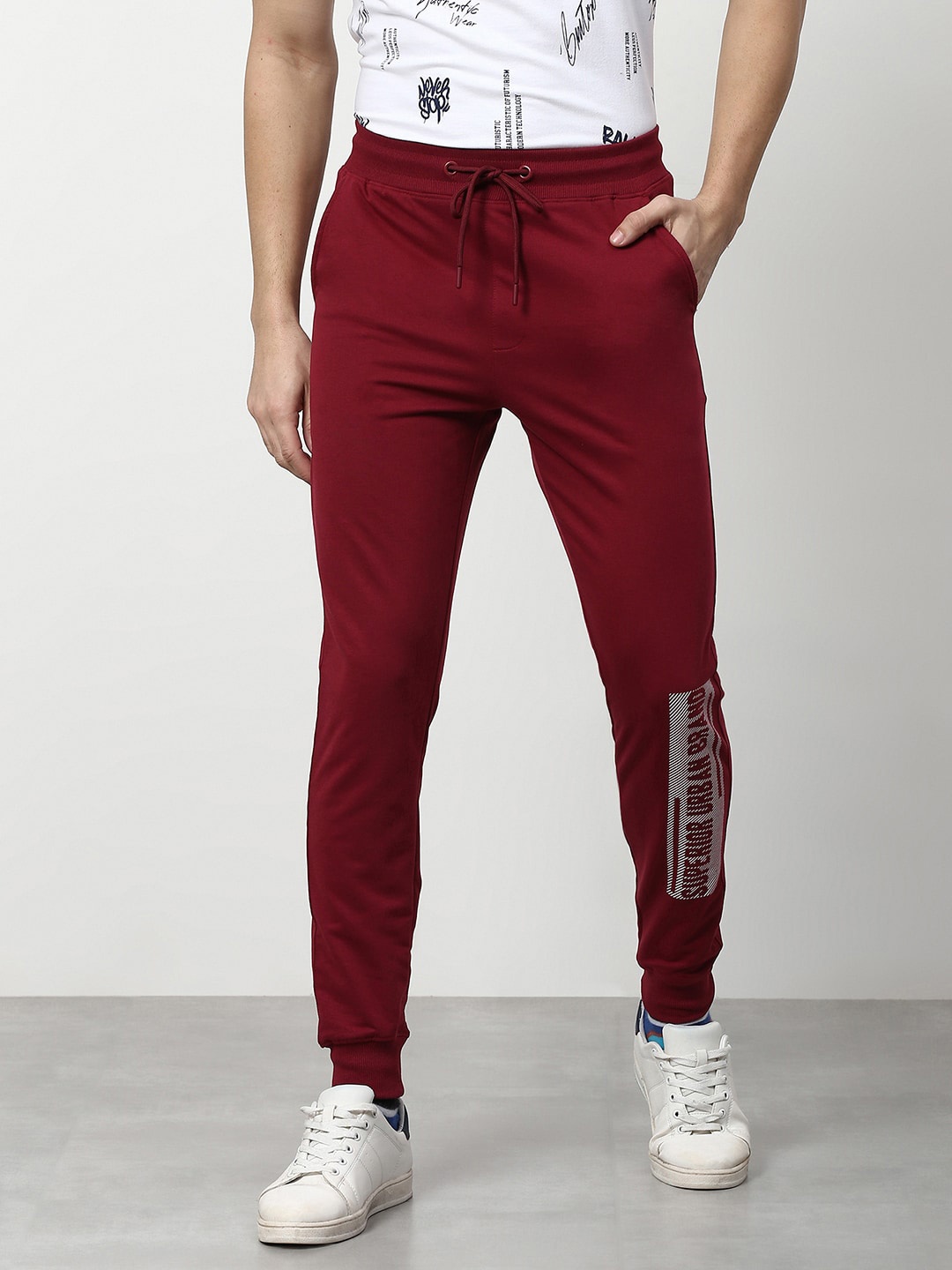 

abof Men Maroon Solid Joggers Trousers