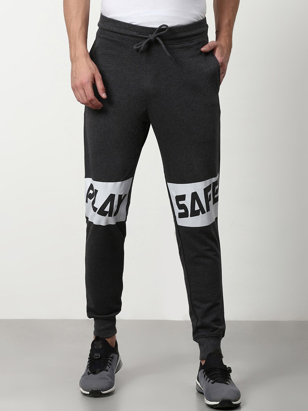 

abof Men Grey Joggers Trousers