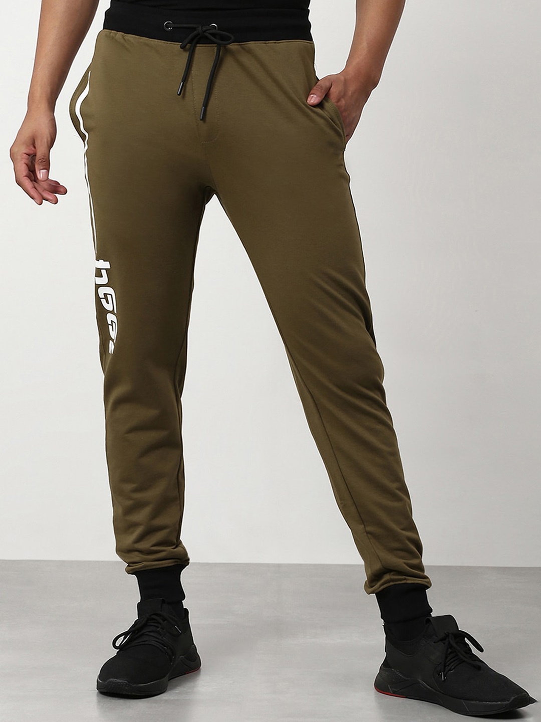 

abof Men Olive Green Joggers Trousers