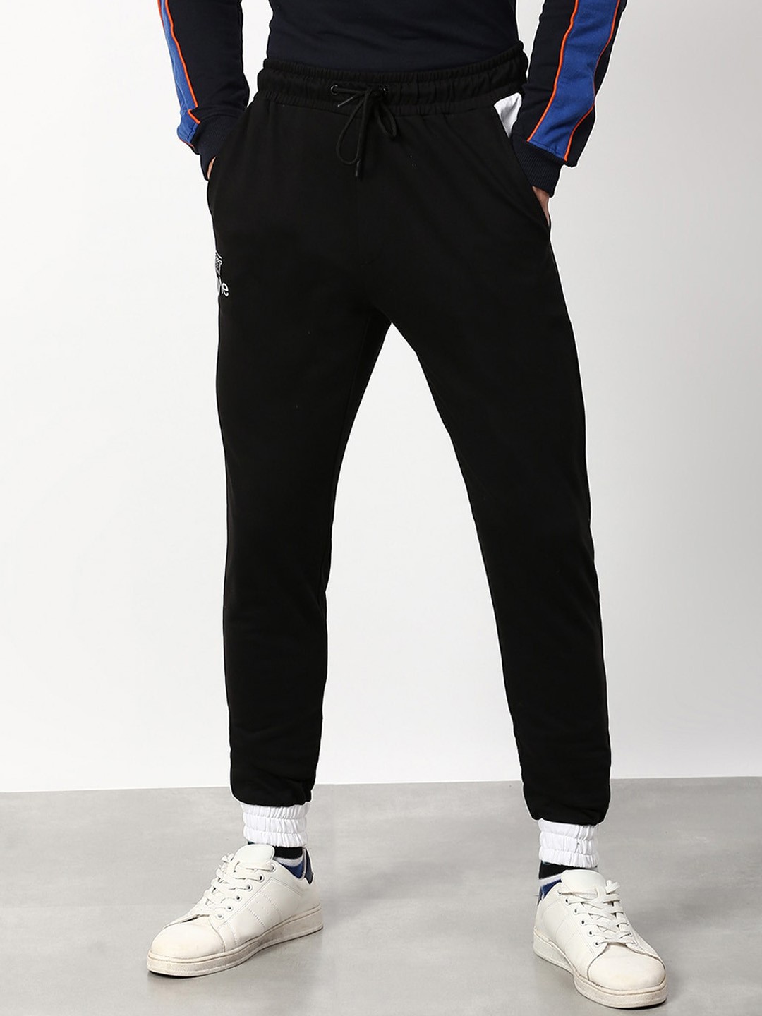 

abof Men Black Solid Joggers