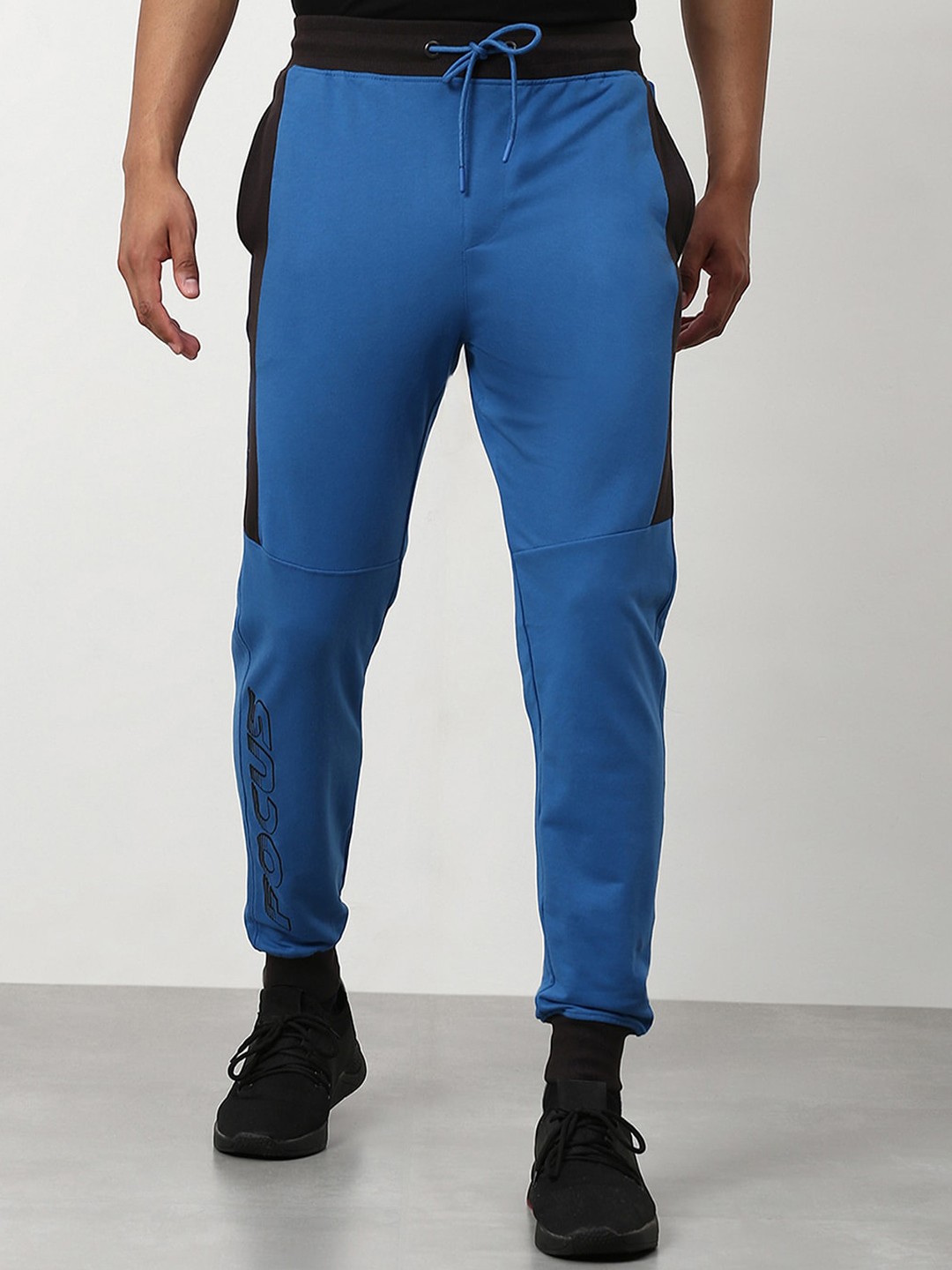 

abof Men Blue Solid Trousers