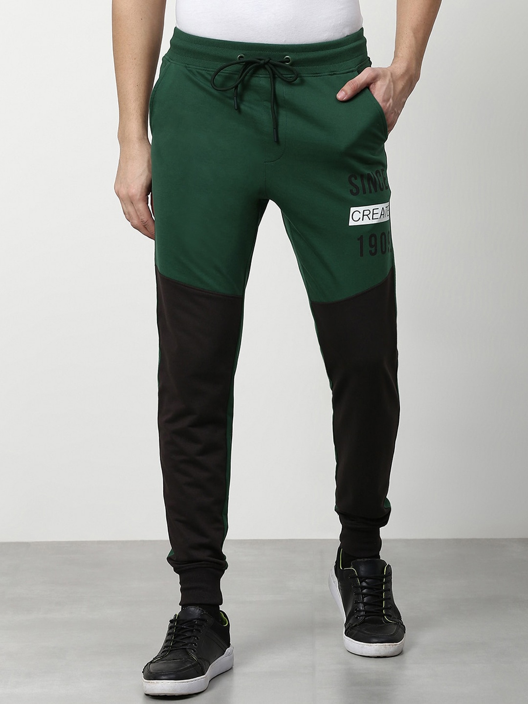 

abof Men Green Colourblocked Printed Joggers Trousers