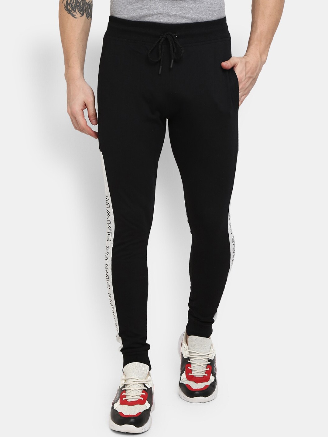 

V-Mart Men Black Slim Fit Solid Cotton Joggers