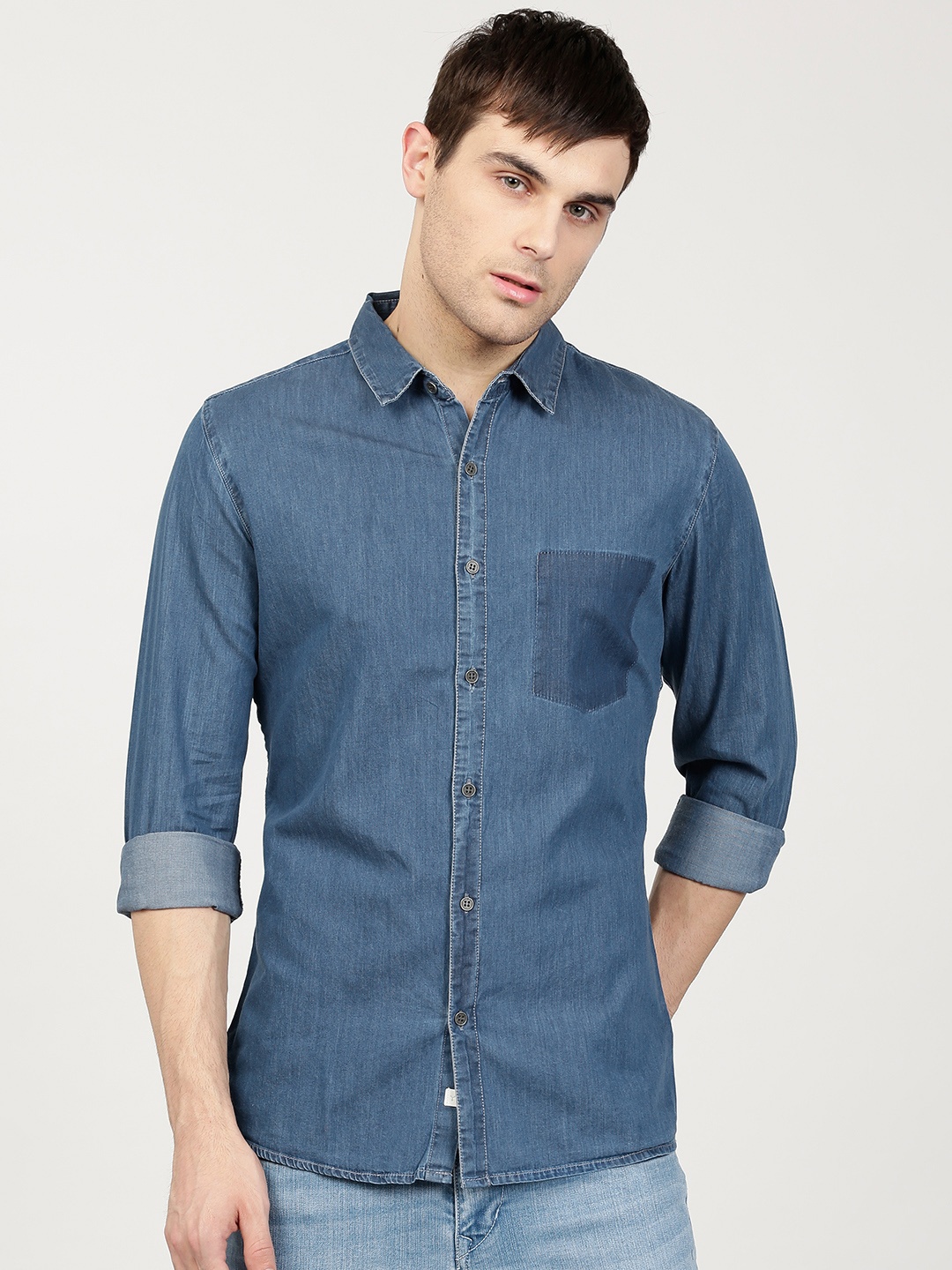 

ether Men Blue Slim Fit Solid Denim Shirt