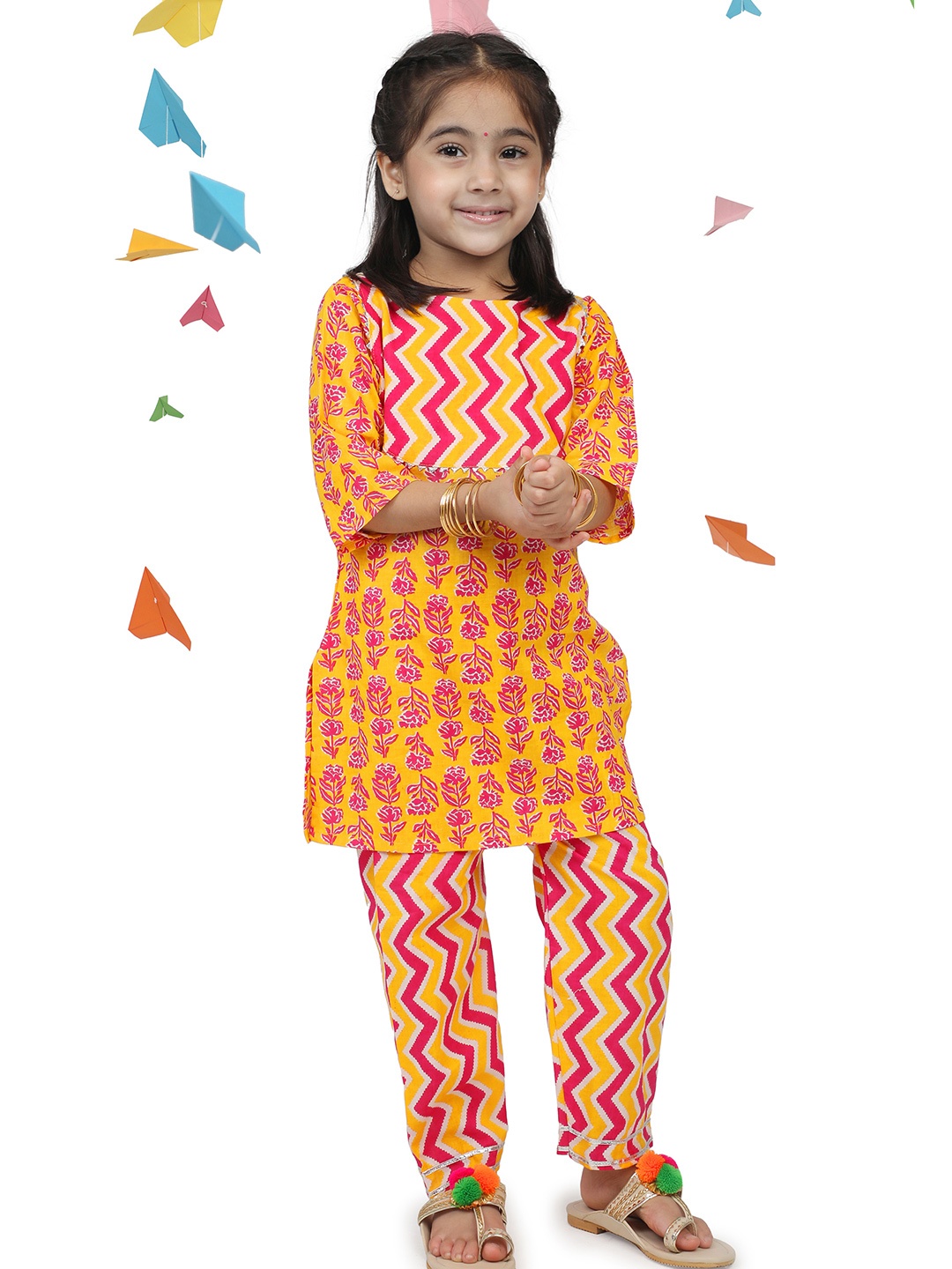 

ADIVA Girls Orange Ethnic Motifs Printed Pure Cotton Kurta with Trousers