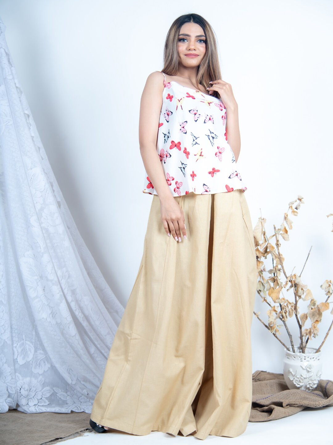 

Tistabene Women White & Beige Top with Skirt