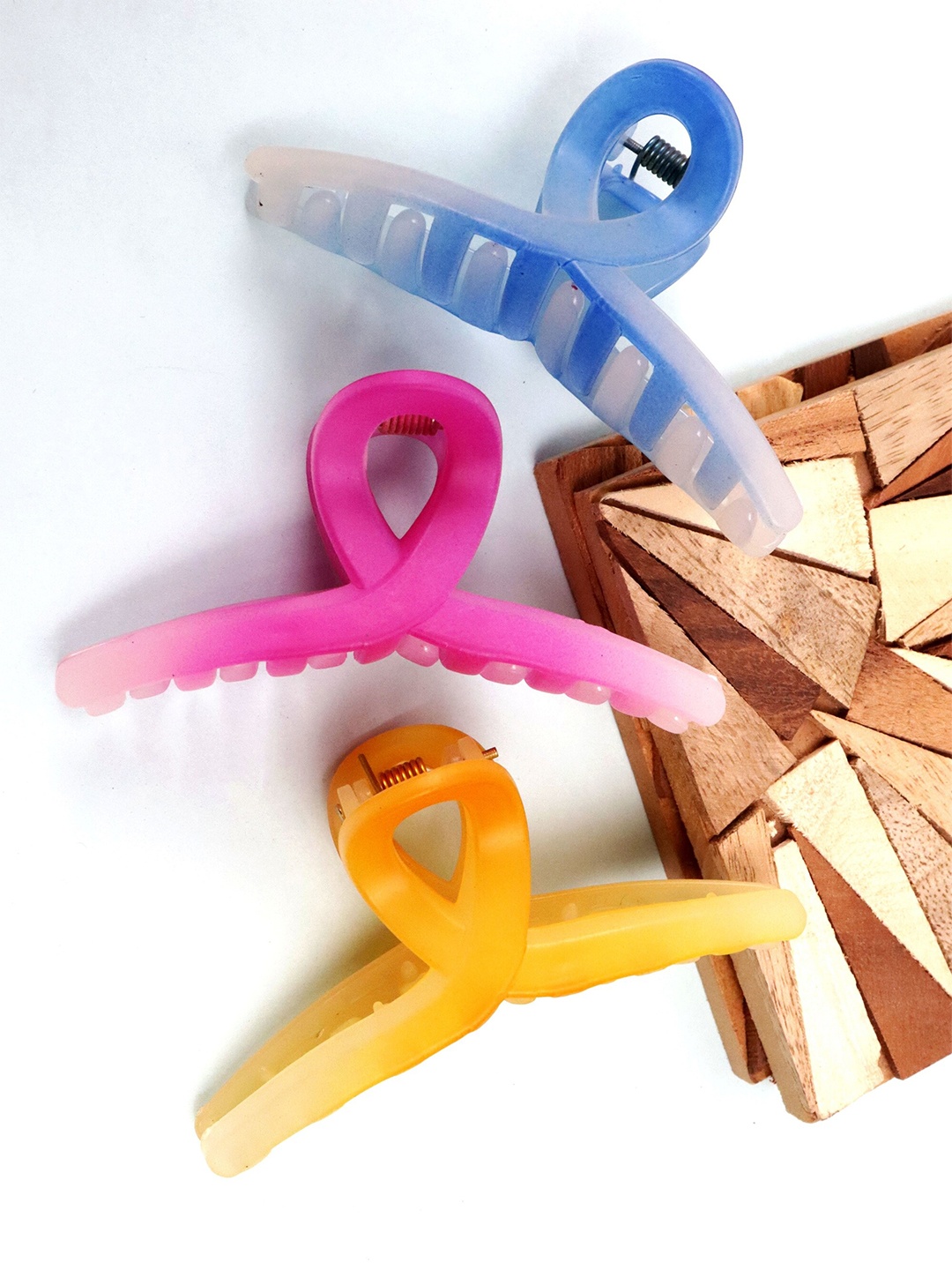 

VAGHBHATT Women Set of 3 Claw Clip, Yellow