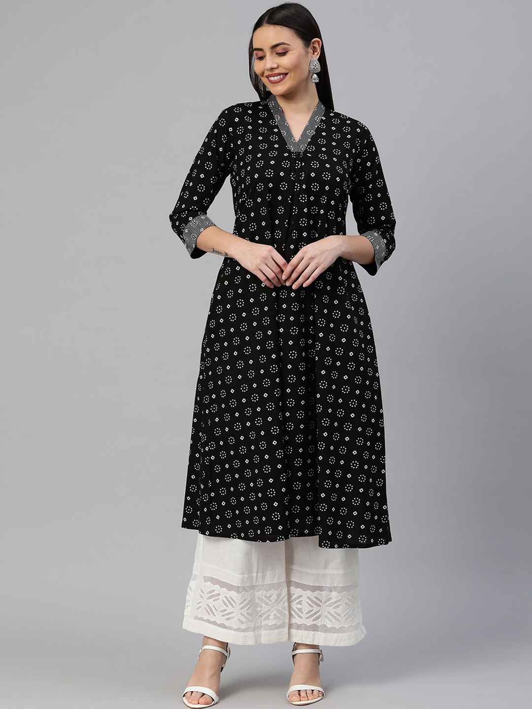 

KAMI KUBI Women Black Geometric Printed Cotton Anarkali Kurta