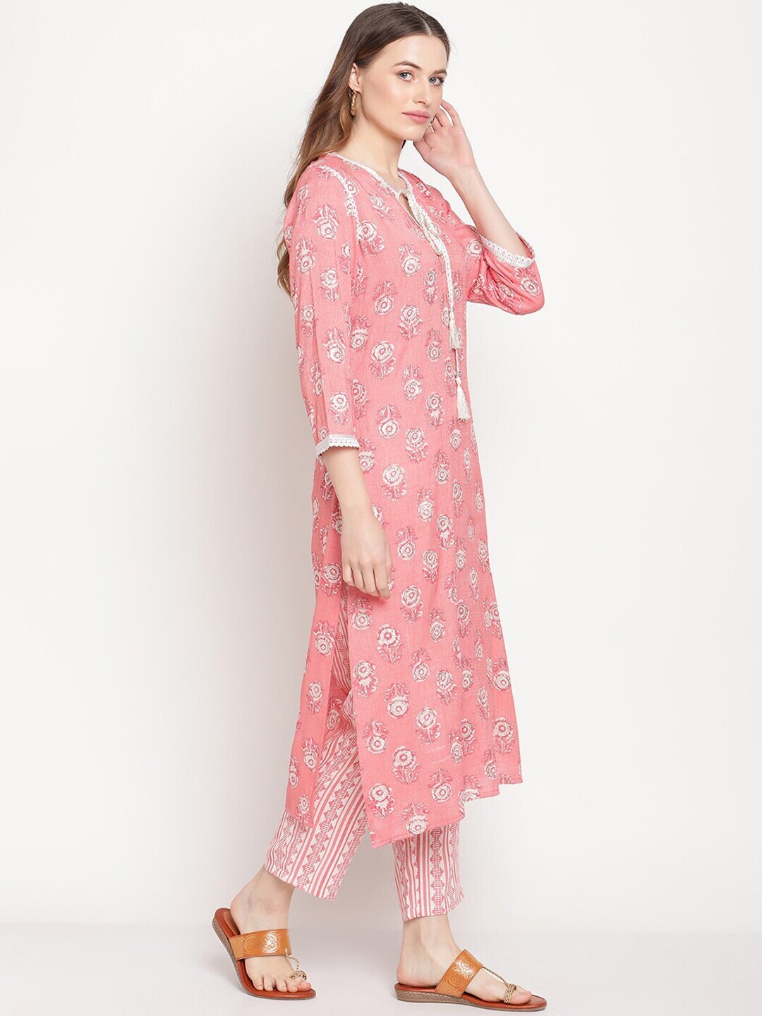

Be Indi Women Ethnic Motifs Printed Straight Kurta with Trousers, Peach