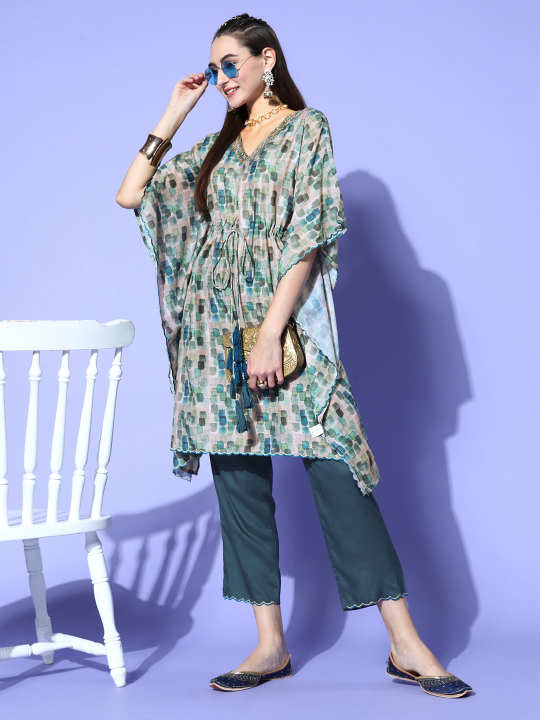 

Jaipur Kurti Women Geometric Adjustable Waistline Kurta Set, Green