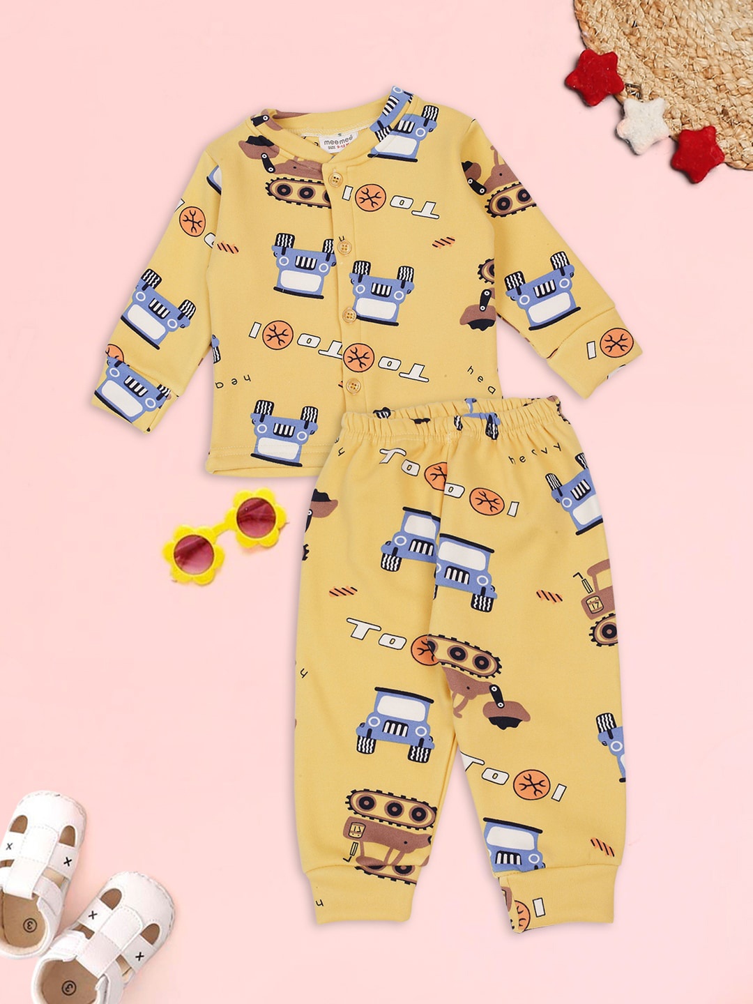 

MeeMee Unisex Kids Printed Night suit, Yellow