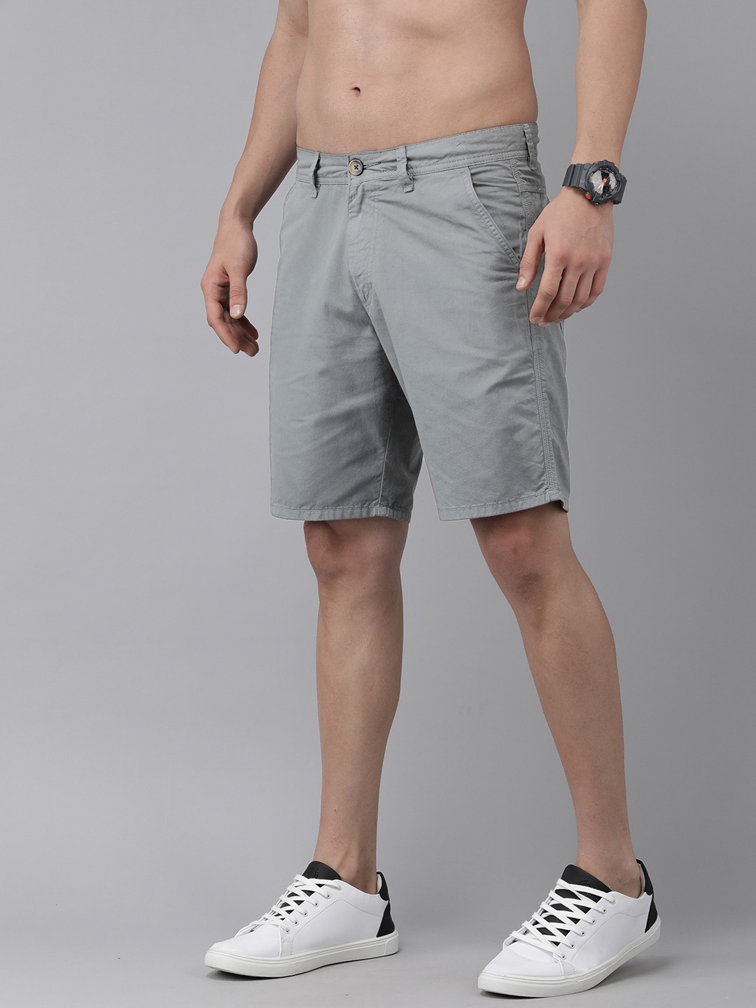 

Roadster Men Slim Fit Casual Regular Shorts, Grey