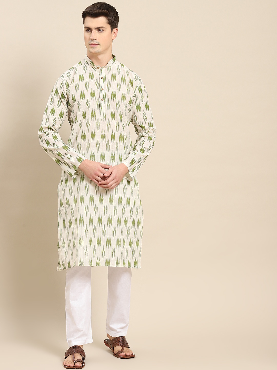 

RAJUBHAI HARGOVINDAS Men Green & Beige Ikat Printed Cotton Kurta
