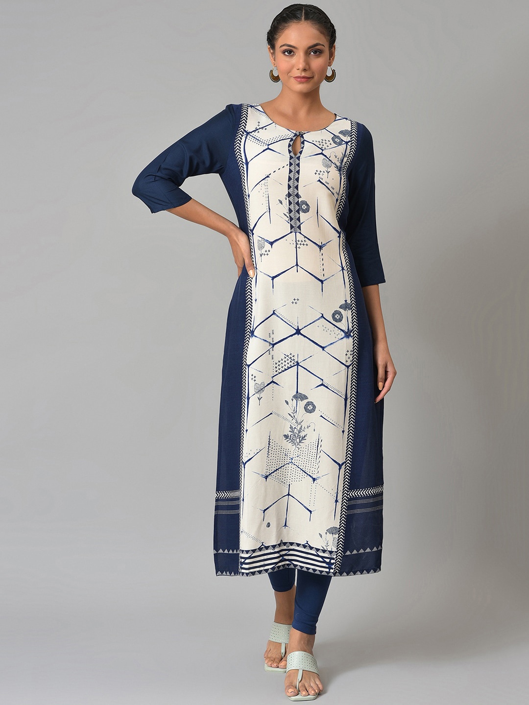 

W Women Blue Ethnic Motifs Printed Leggings