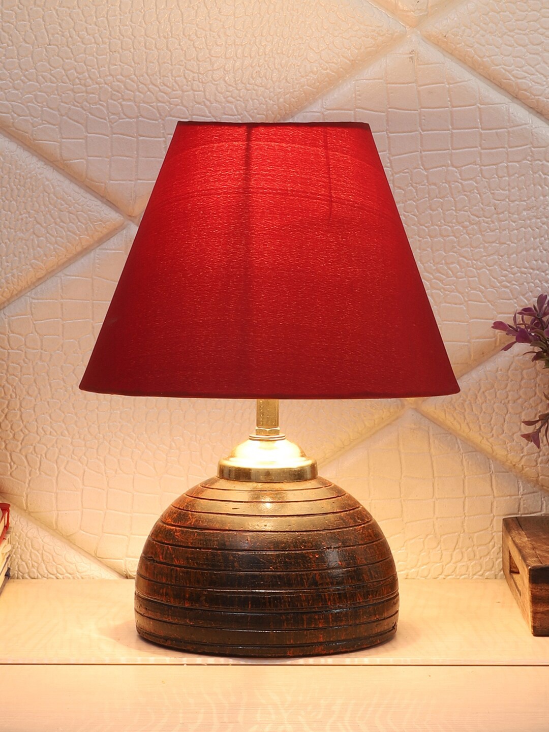 

Foziq Brown & Red Solid Table Lamp