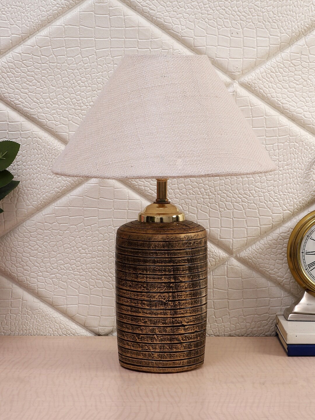 

Foziq Brown & White Solid Table Lamp