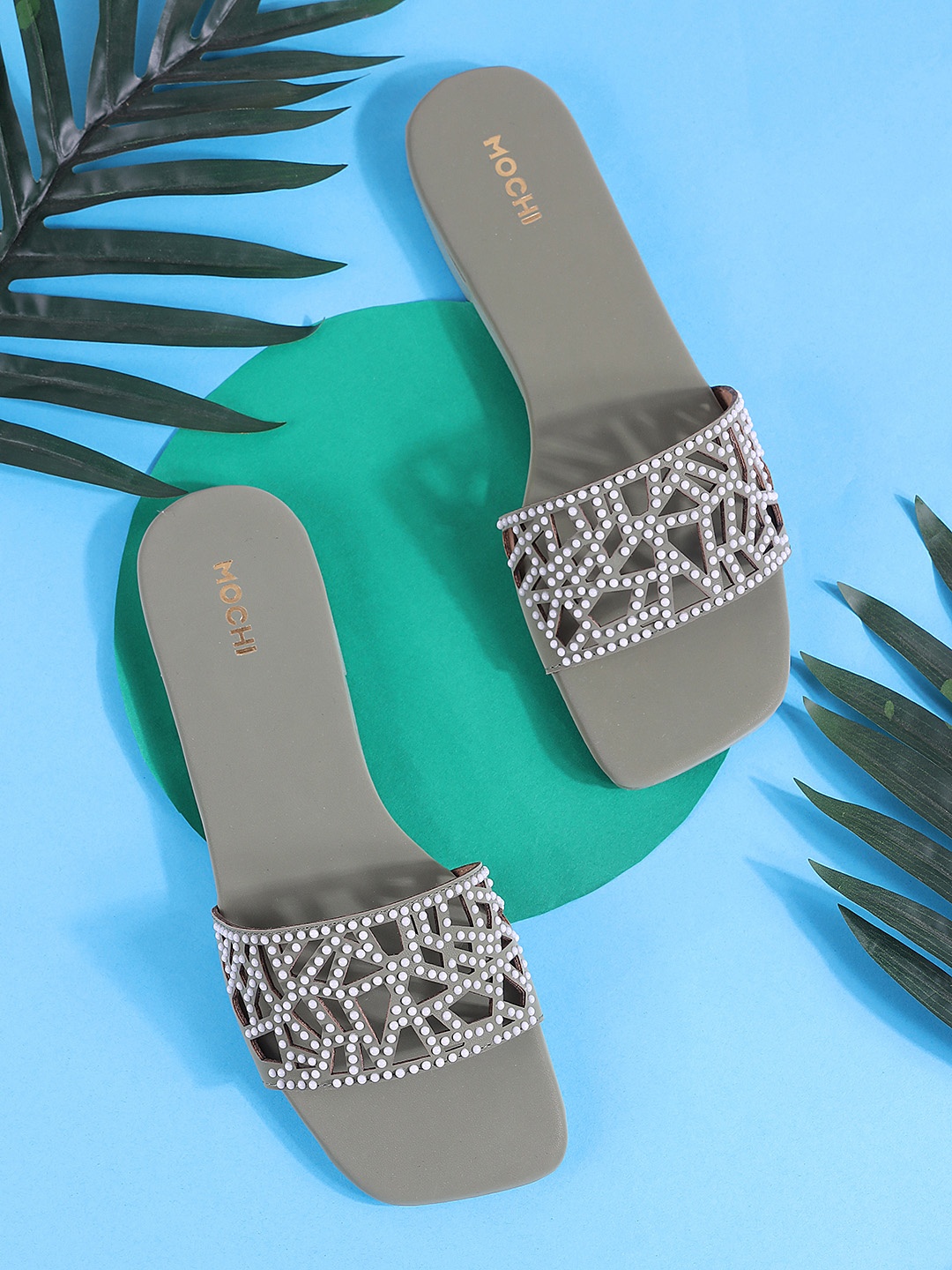 

WALKWAY by Metro Women Open Toe Flats, Green