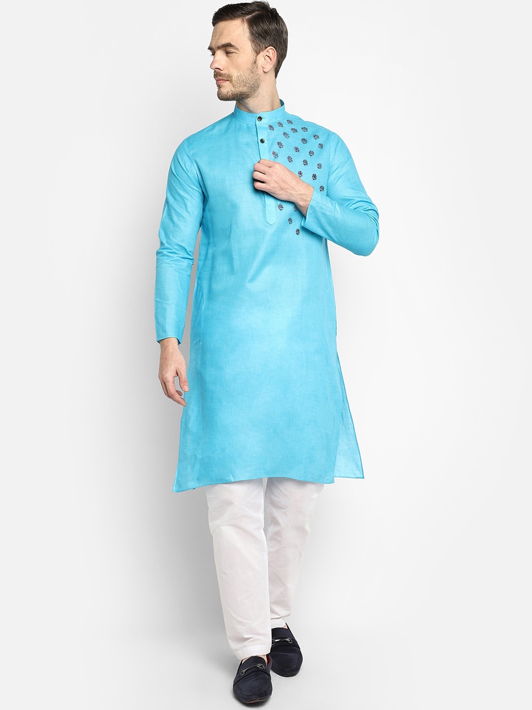 

DEVOILER Men Blue & White Ethnic Motifs Yoke Design Kurta with Pyjamas