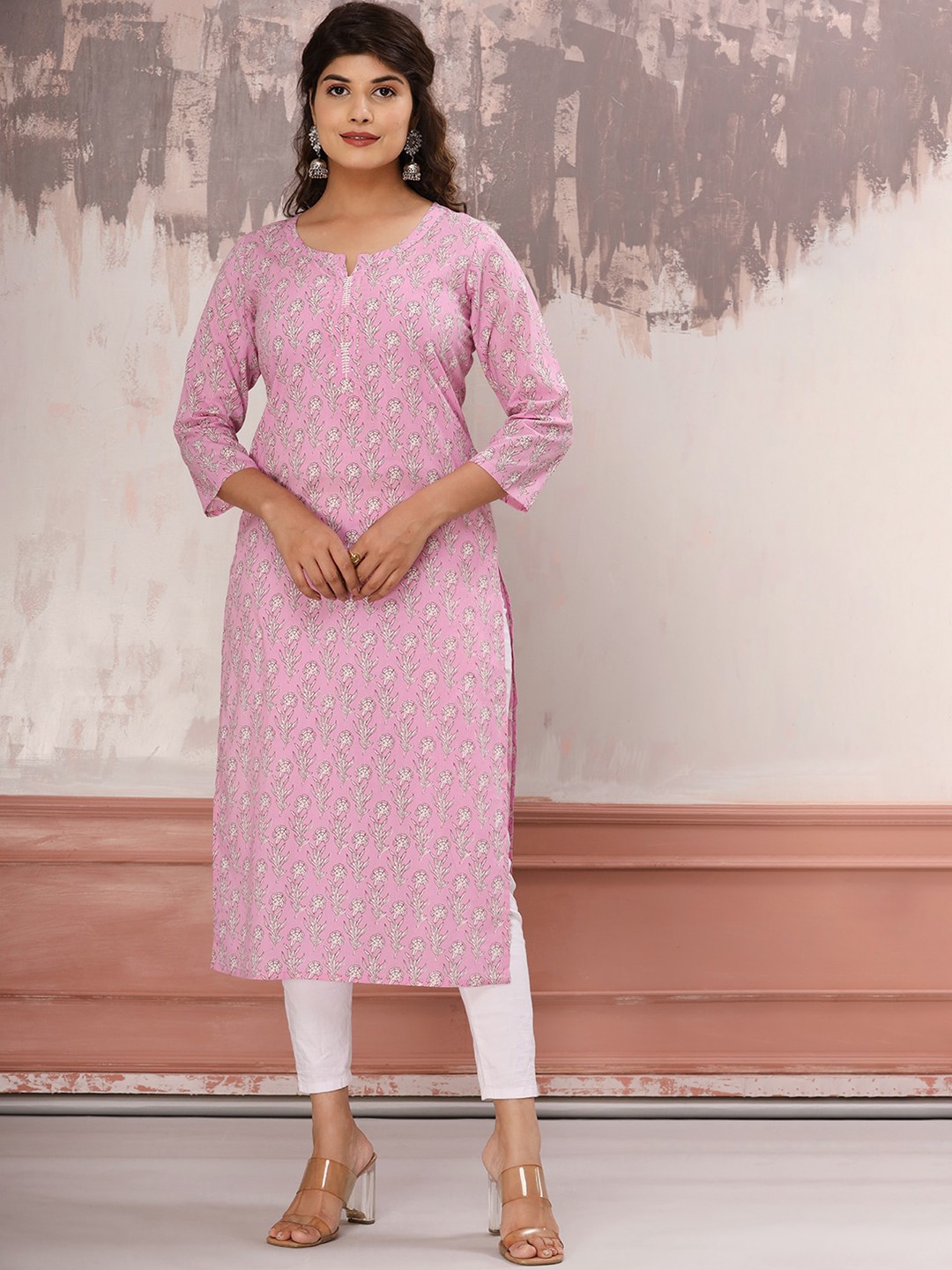 

KAAJH Women Purple Floral Printed Cotton Kurta