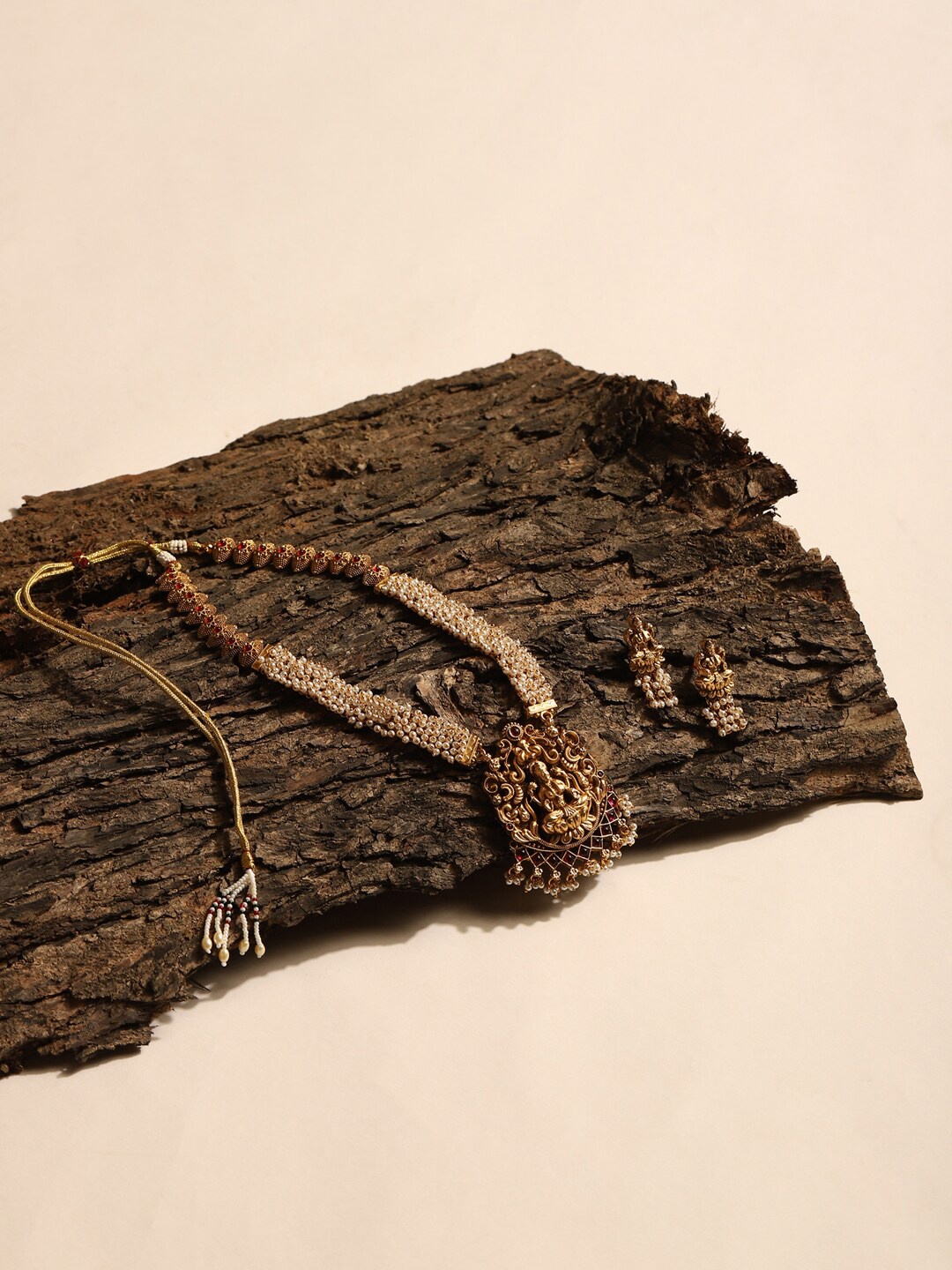

Ruby Raang Gold-Plated Pink & White Stones-Studded & Beaded Jewellery Set