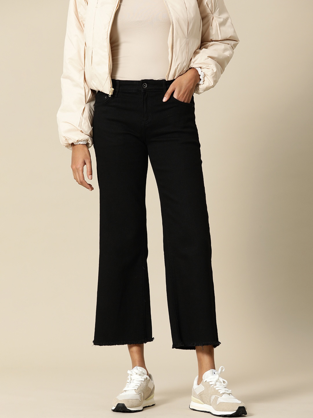 

BOWER Women Black Lean Flared High-Rise Stretchable Cropped Jeans