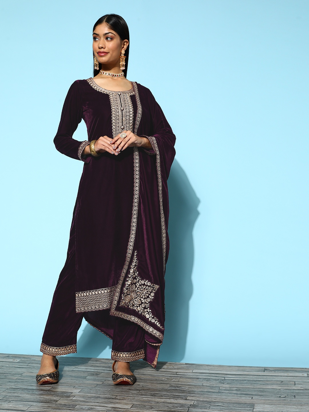 

Libas Women Ethnic Motifs Velvet Kurta Set, Purple