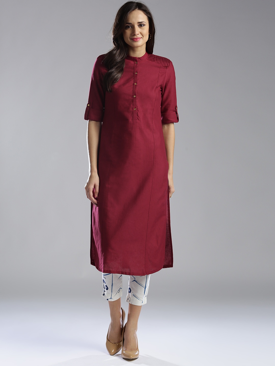 

W Women Maroon Solid Straight Kurta