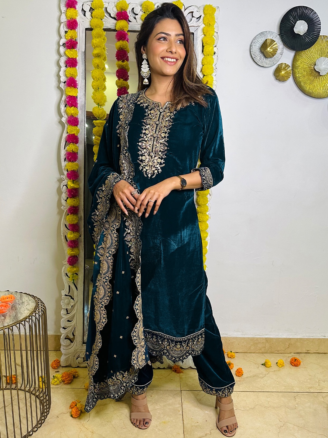 

Libas Women Ethnic Motifs Velvet Kurta Set, Teal