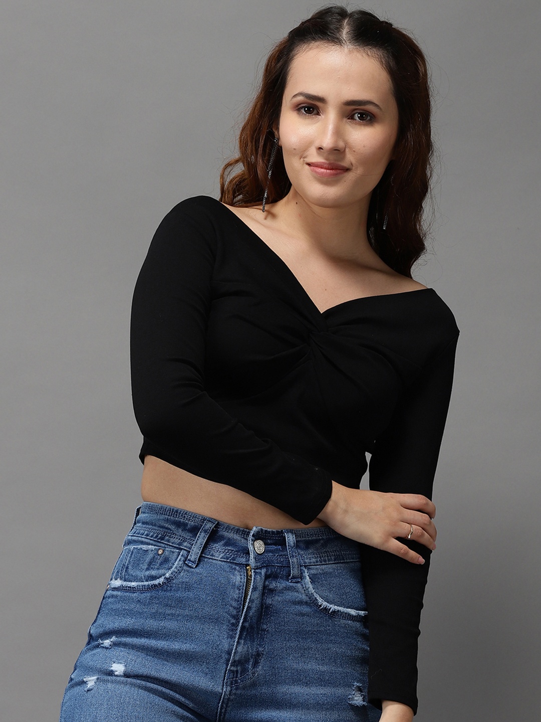 

SHOWOFF Black Solid Twisted Crop Top
