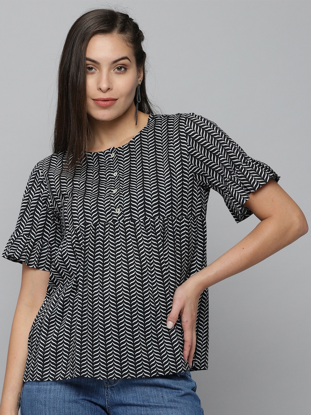 

SHOWOFF Black & White Floral Print Top