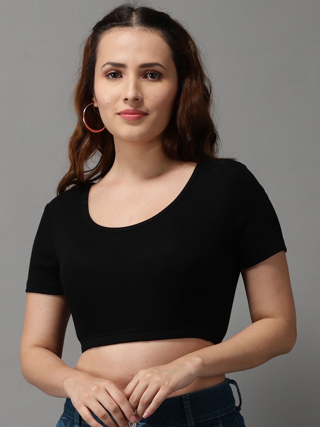 

SHOWOFF Black Round Neck Crop Top