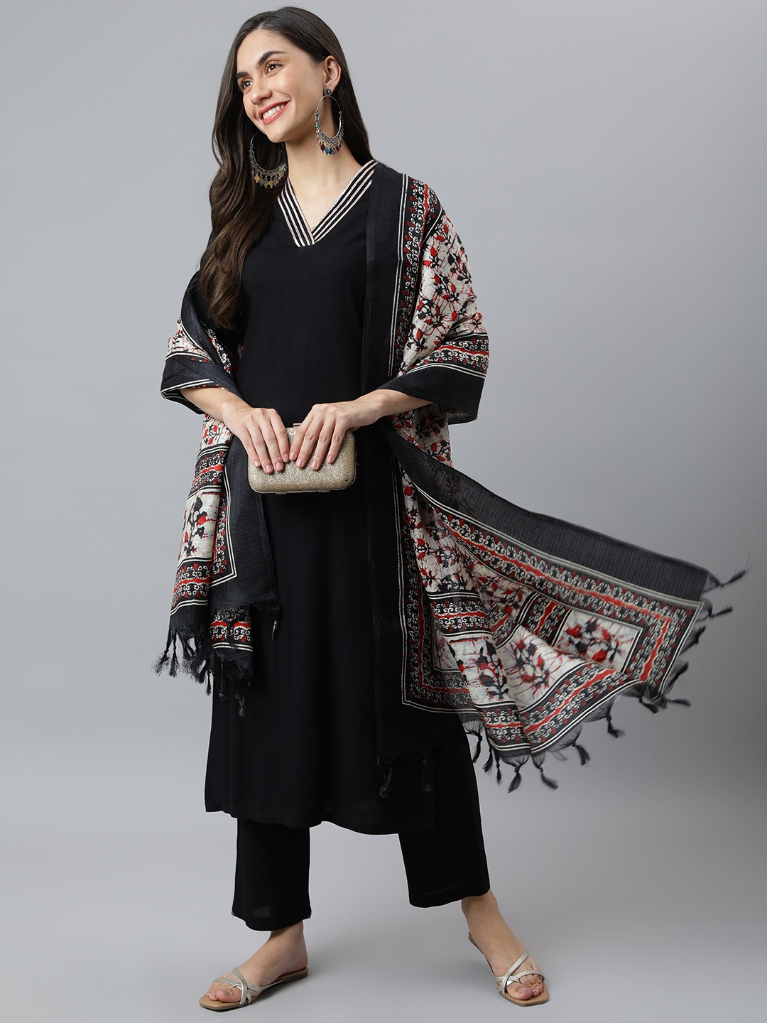 

DEEBACO Women Kurta with Trouser & With Dupatta Set, Black