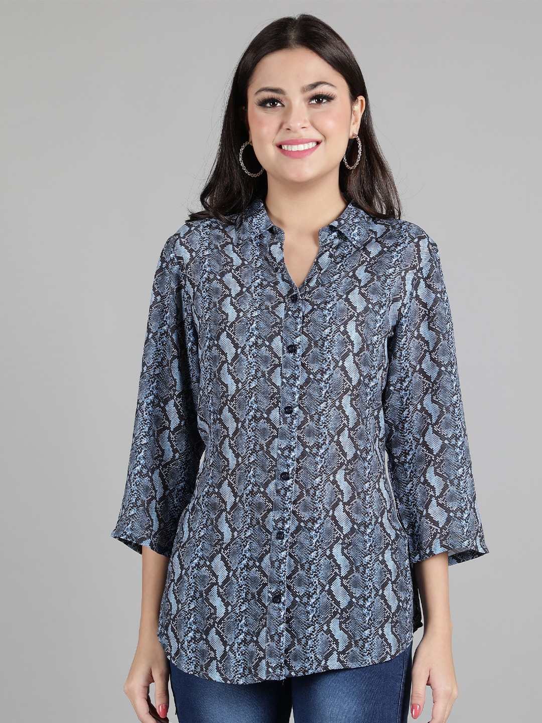 

DEBONATELLA Women Blue Floral Printed Casual Shirt