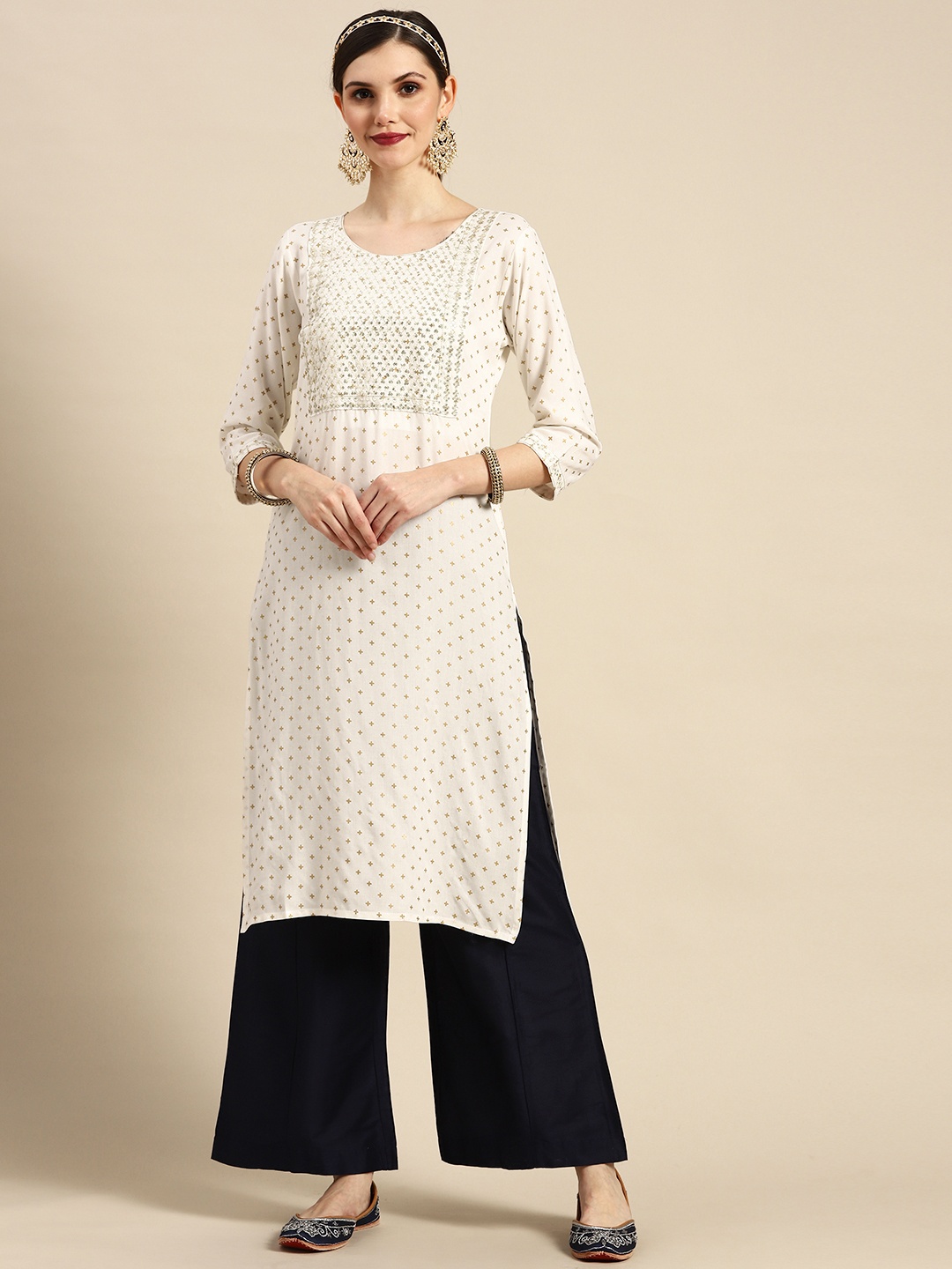 

Sangria Women White & Golden Geometric Embroidered Floral Kurta