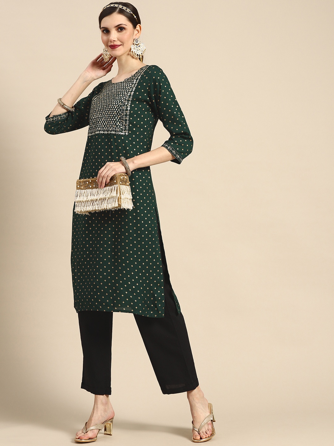 

Sangria Women Green & Golden Geometric Embroidered Kurta