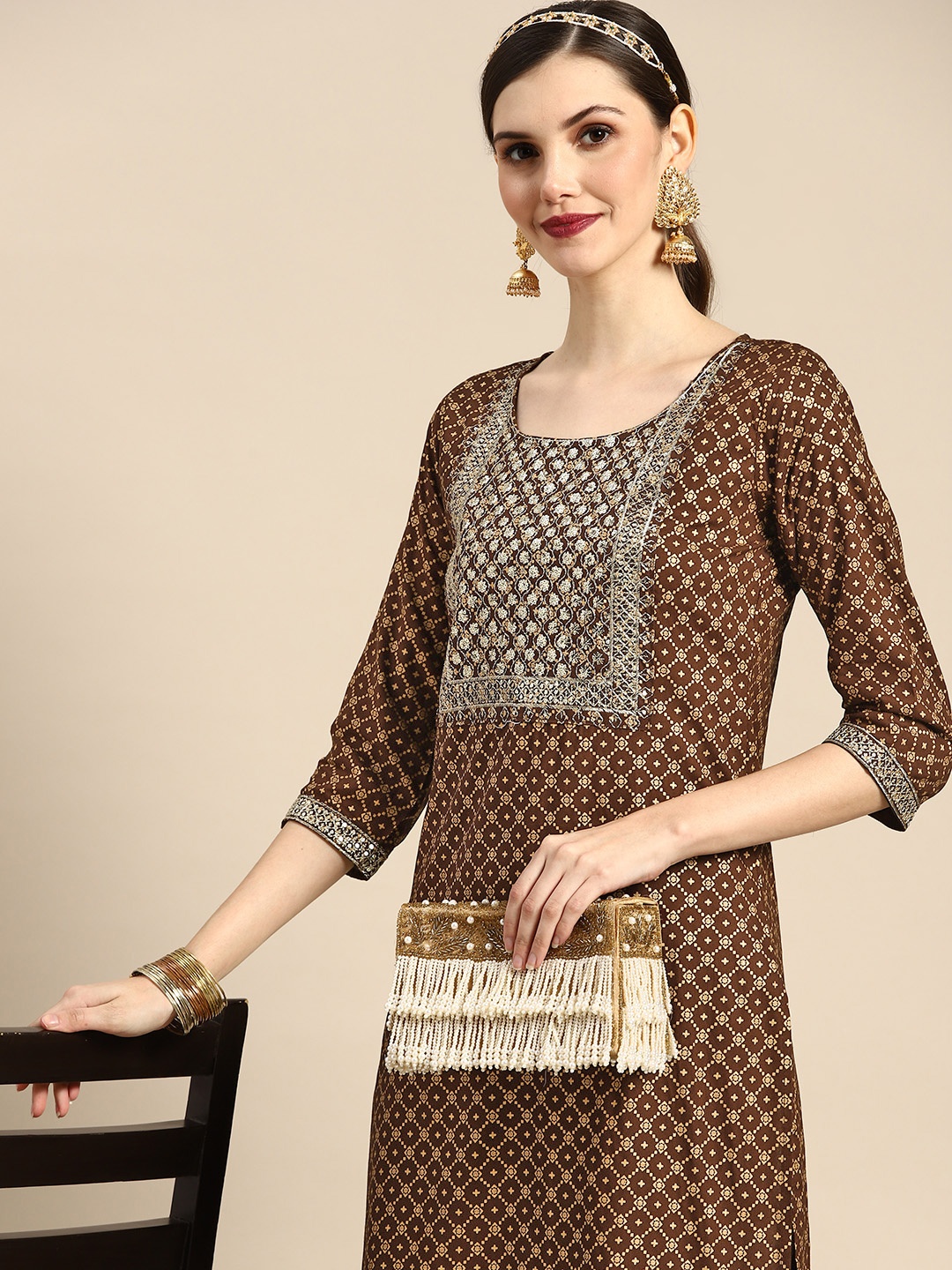 

Sangria Women Brown & Golden Geometric Embroidered Kurta
