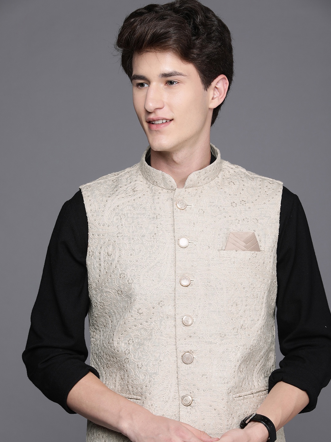 

Manyavar Men Cream-Coloured Embroidered Nehru Jacket