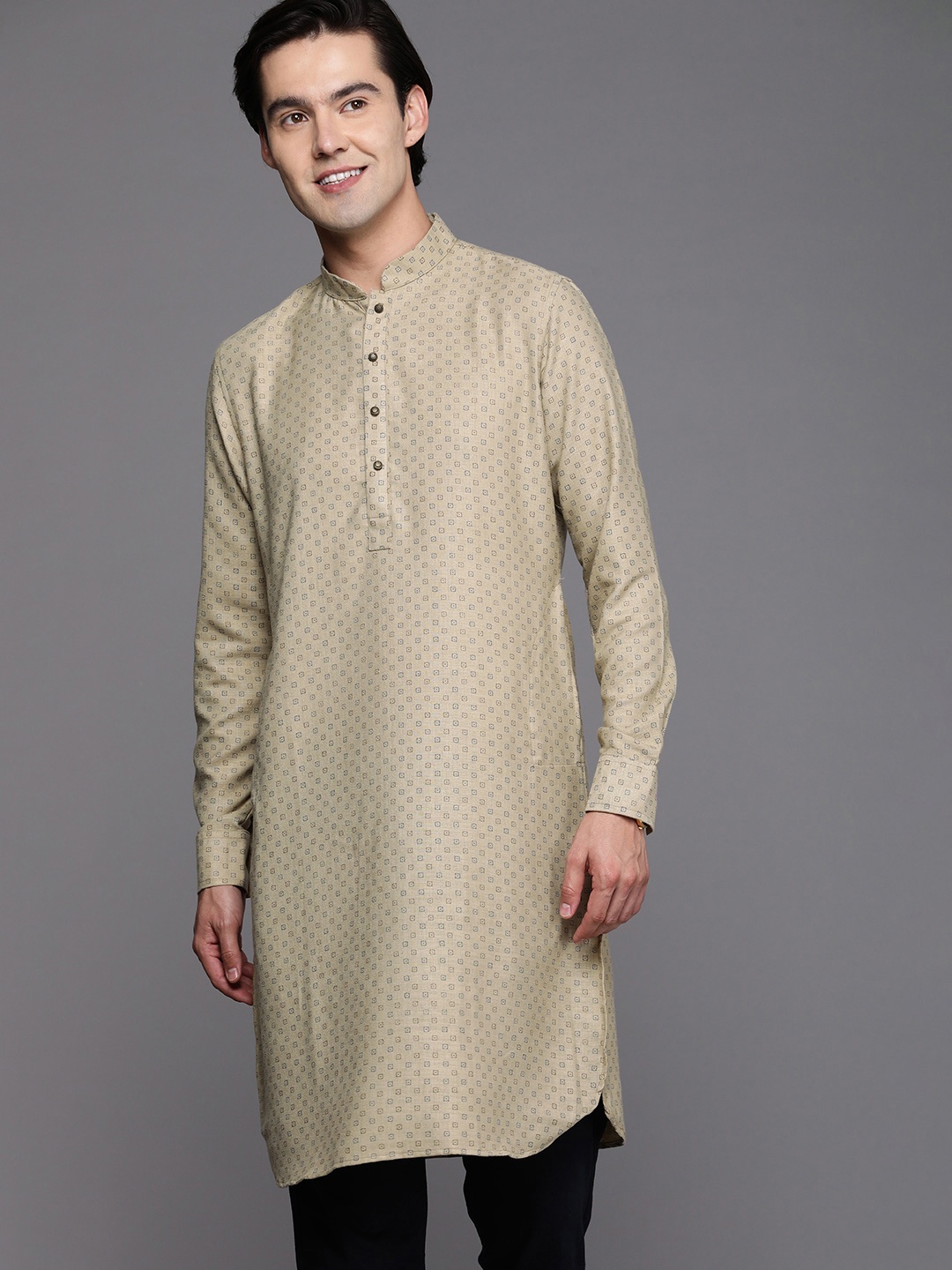 

Manyavar Men Beige Geometric Printed Kurta