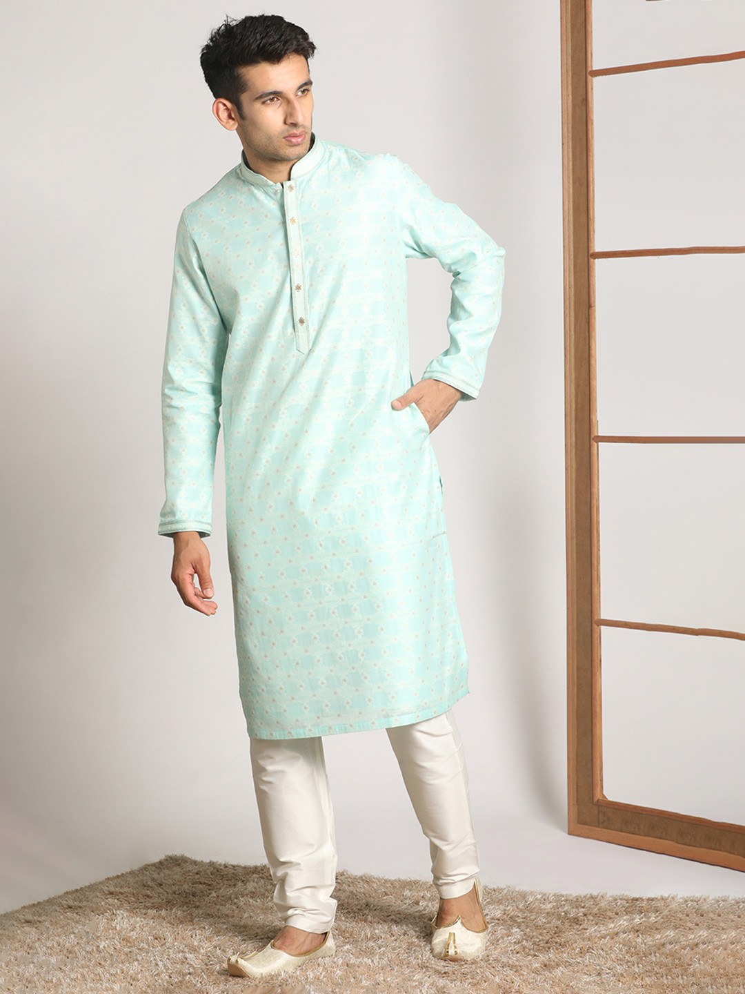 

Manyavar Men Ethnic Motifs Kurta With Pyjamas, Turquoise blue