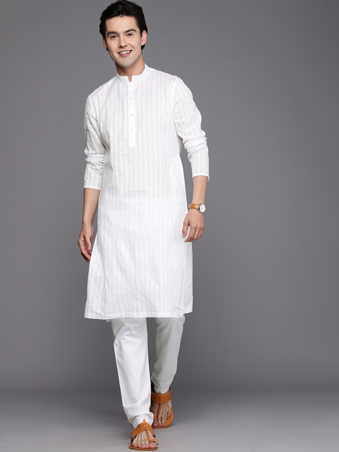 

Manyavar Men White Solid Kurta with Pyjamas
