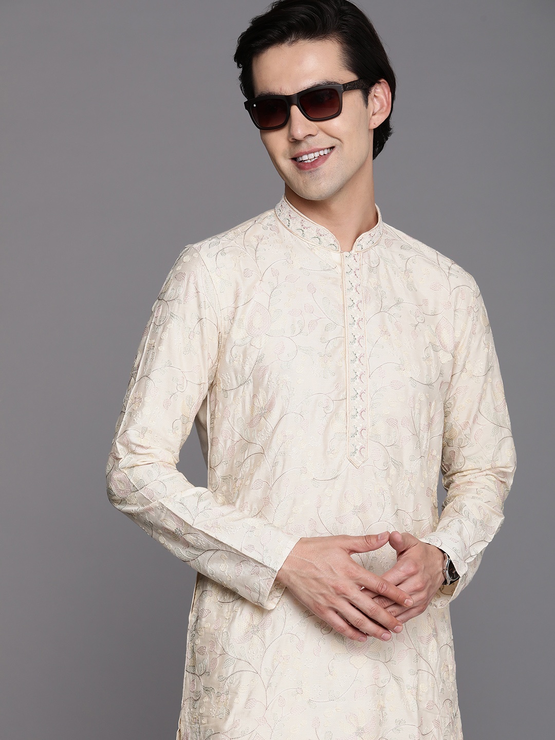 

Manyavar Men Cream-Coloured Ethnic Motifs Printed Thread Work Kurta with Churidar